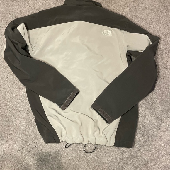 The North Face Men's Two-Tone Performance Jacket - Picture 3 of 4